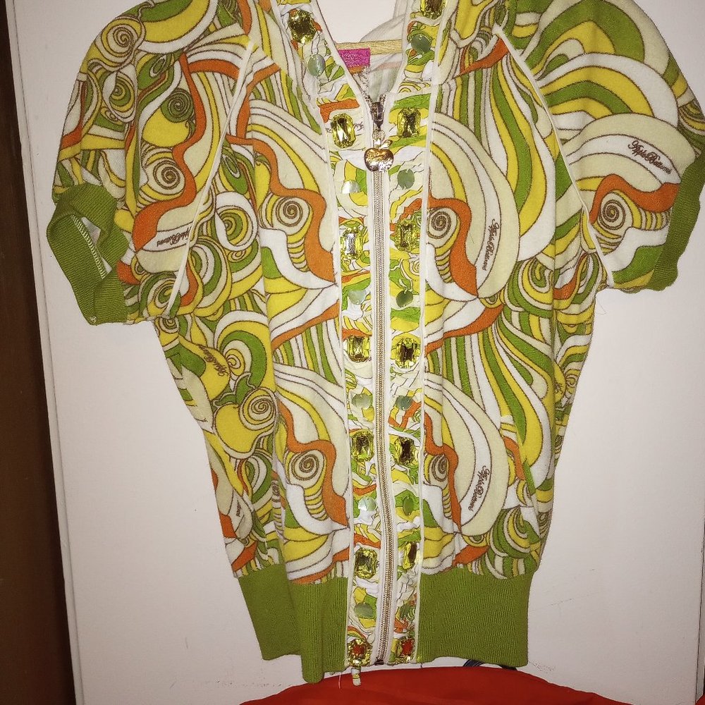 womans applebottom shirt